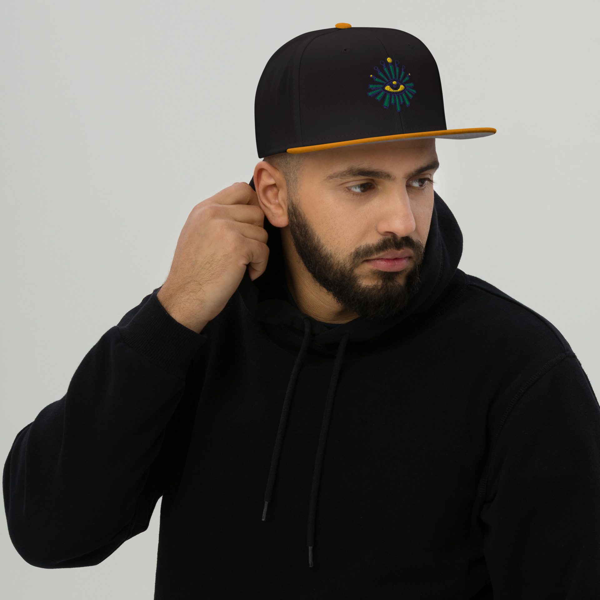 Snapback Gold Black Black Front 6552e710bea33.jpg